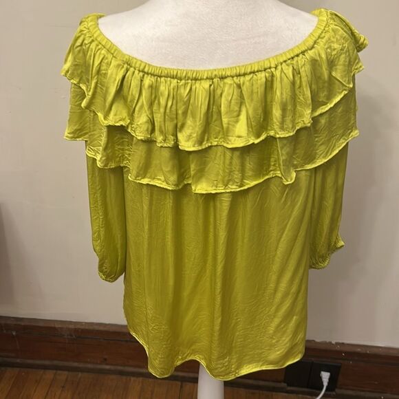 CeCe Lime Green Off-Shoulder Ruffle Top Size M EUC - Picture 6 of 8